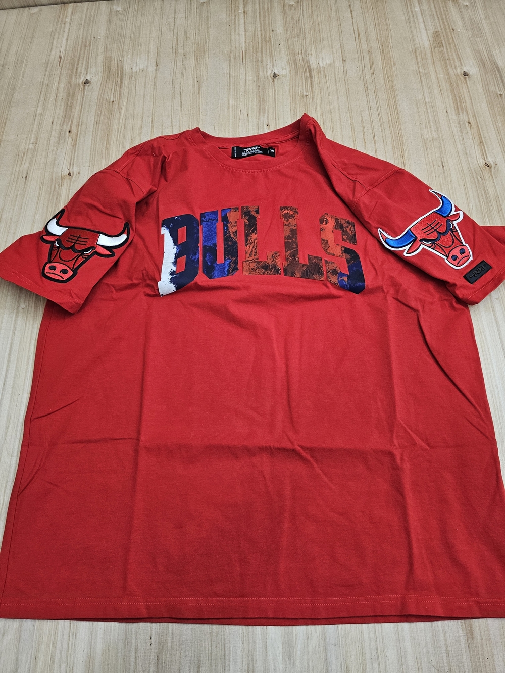 Pro Standards Premium Chicago Bulls Red Short-Sleeve Graphic T-Shirt Rare